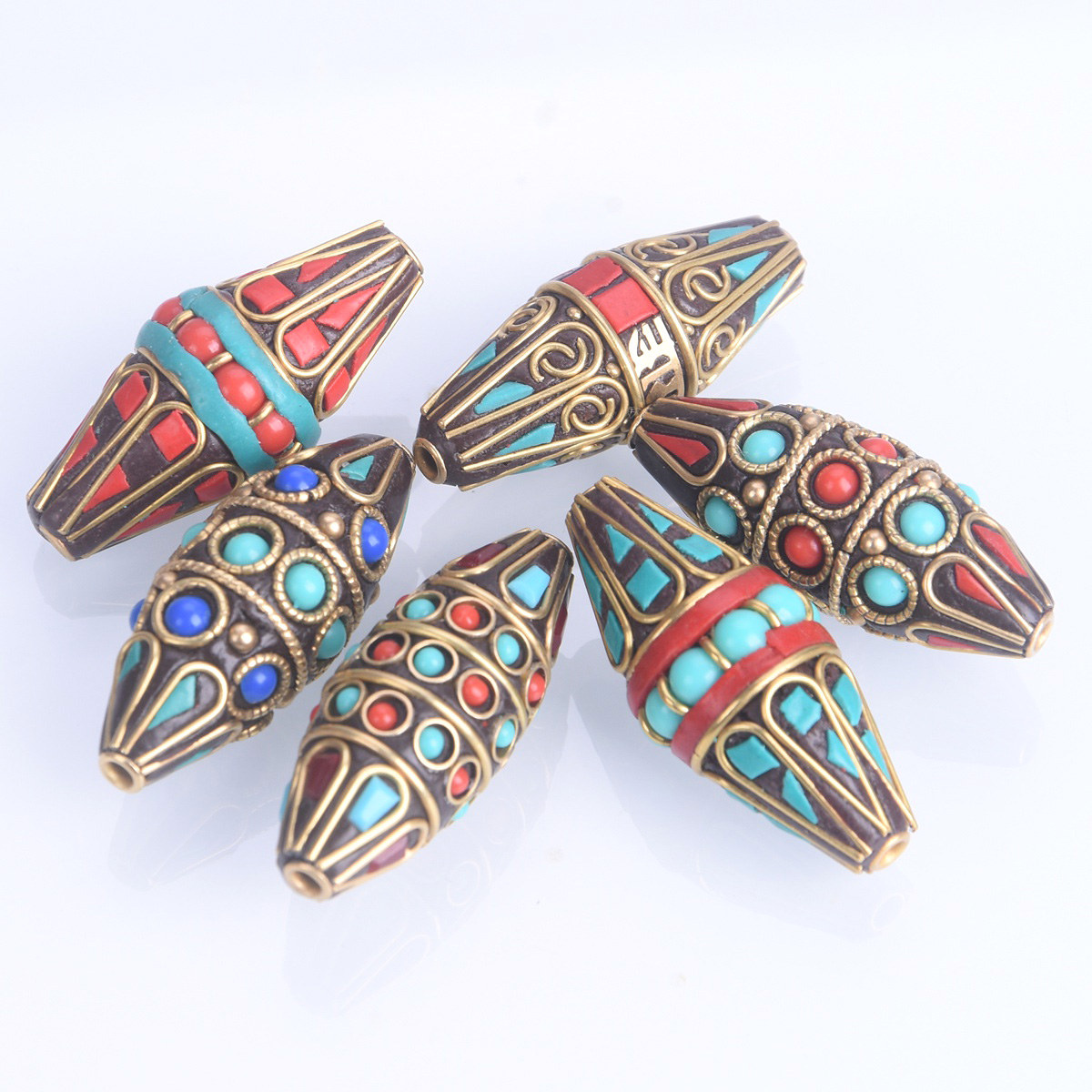 خرزة معدنية يدوية الصنع على شك - مراجعة Jewelry Making In Clay وسعره
